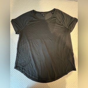 lightweight black T